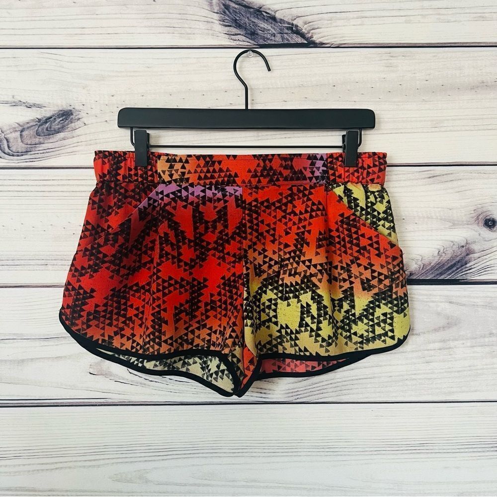 Silence + Noise Red Multicolor Patterned Shorts - image 1